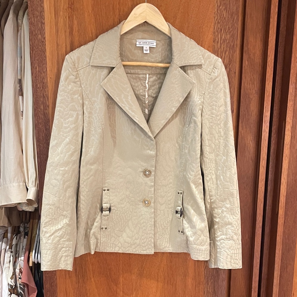 St. John Sport Blazer Textured Print Soft Tan Brass Wood Details S